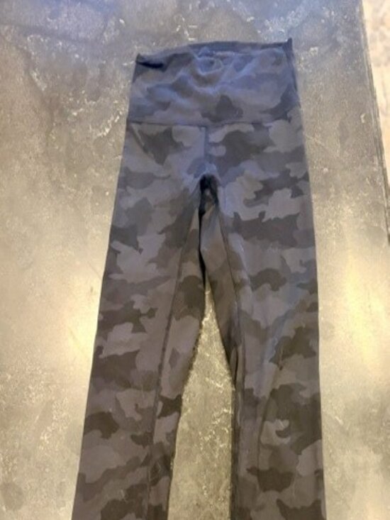 lululemon athletica Pants - Lululemon Black Camo Leggings Size 4